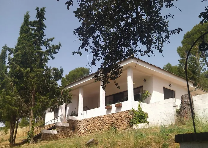 Bonita Casa Blanca En El Bosque.